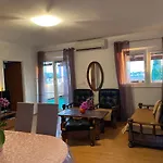 Apartament Pende *