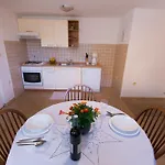 Apartament Pende *