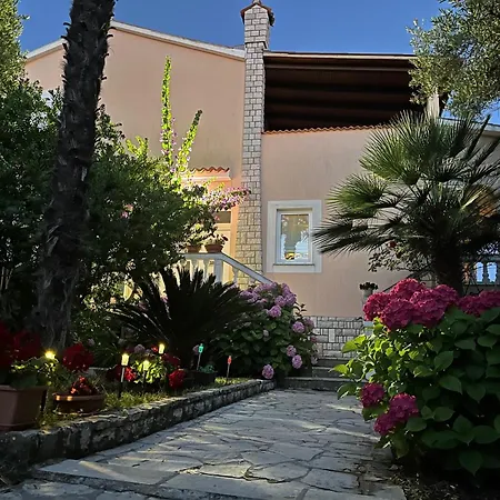 Apartament Pende *